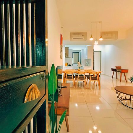 Beacon Executive Suite At Georgetown For 10Pax And 2 Bed Room Dış mekan fotoğraf