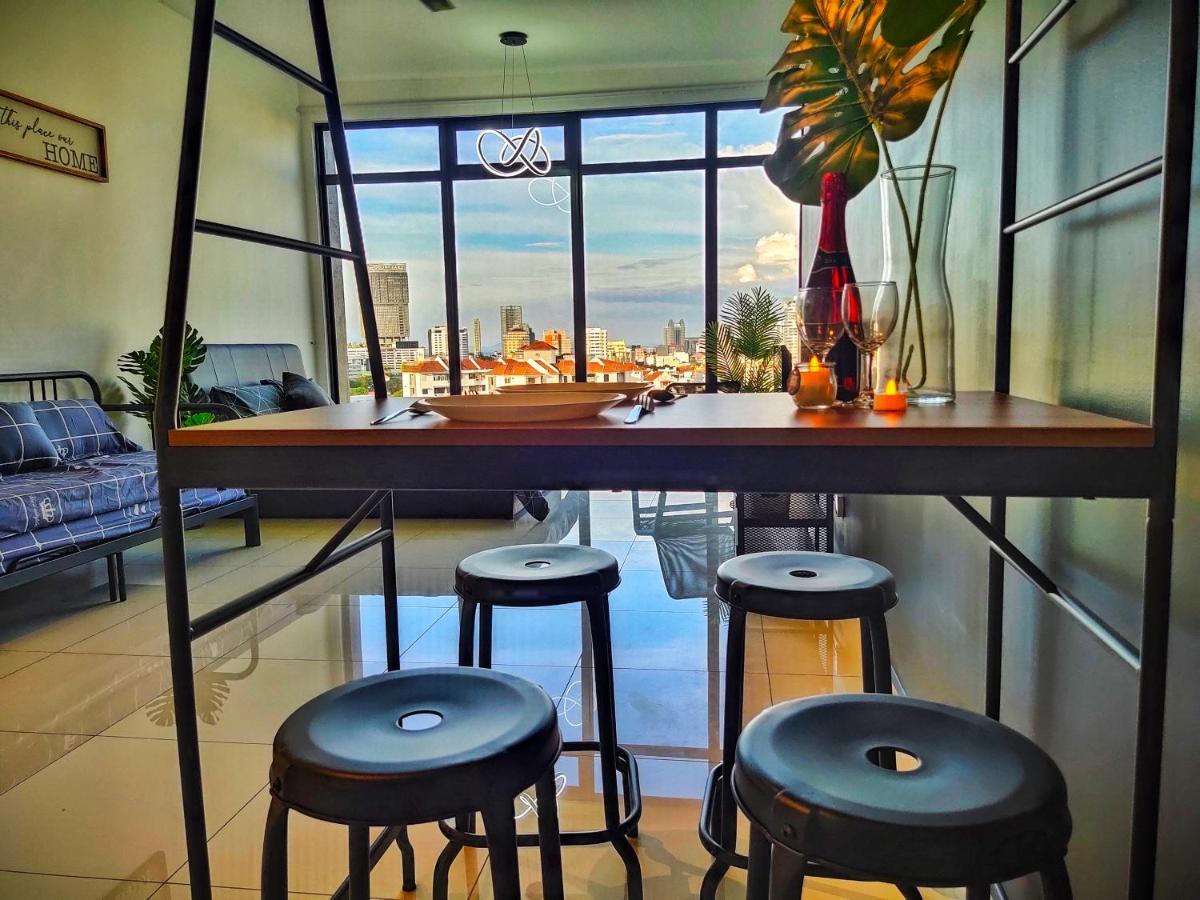 Beacon Executive Suite At Georgetown For 10Pax And 2 Bed Room Dış mekan fotoğraf