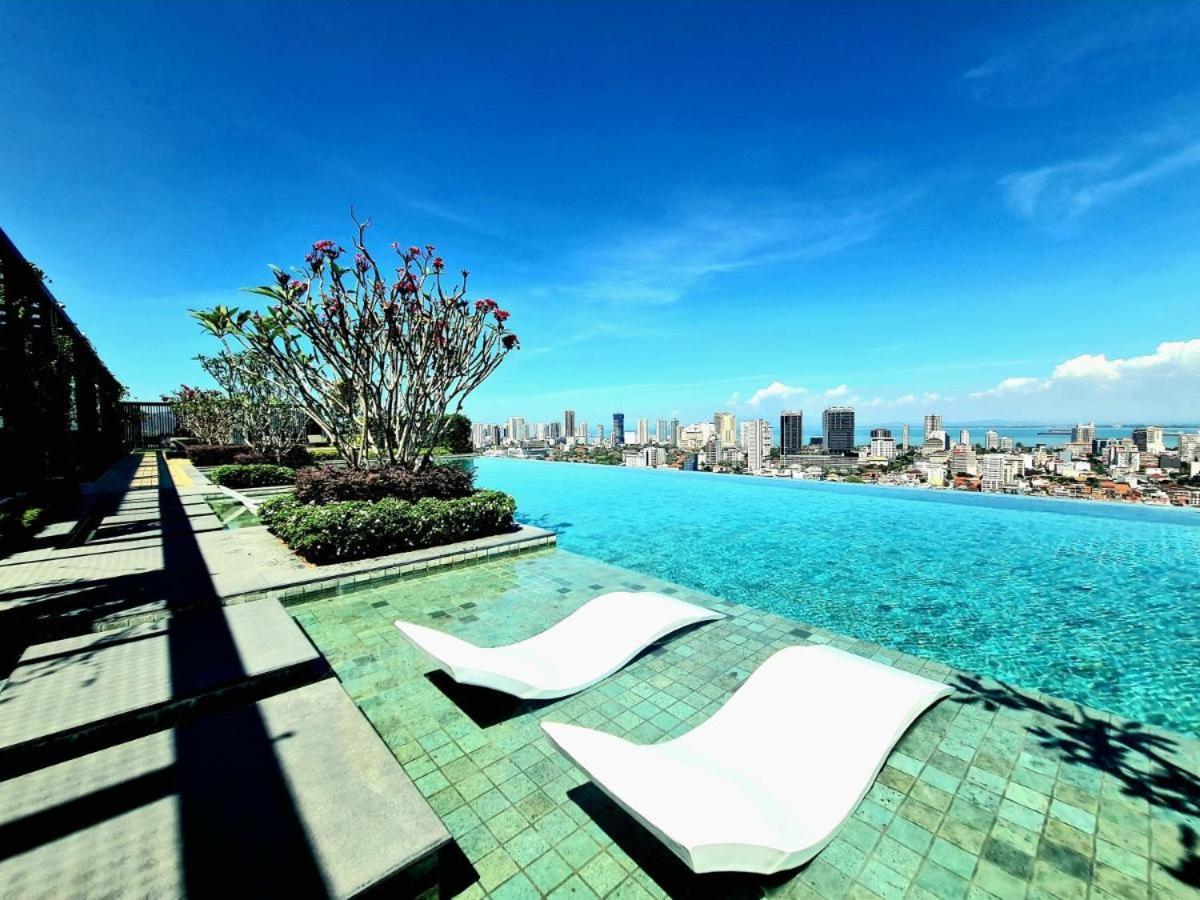 Beacon Executive Suite At Georgetown For 10Pax And 2 Bed Room Dış mekan fotoğraf