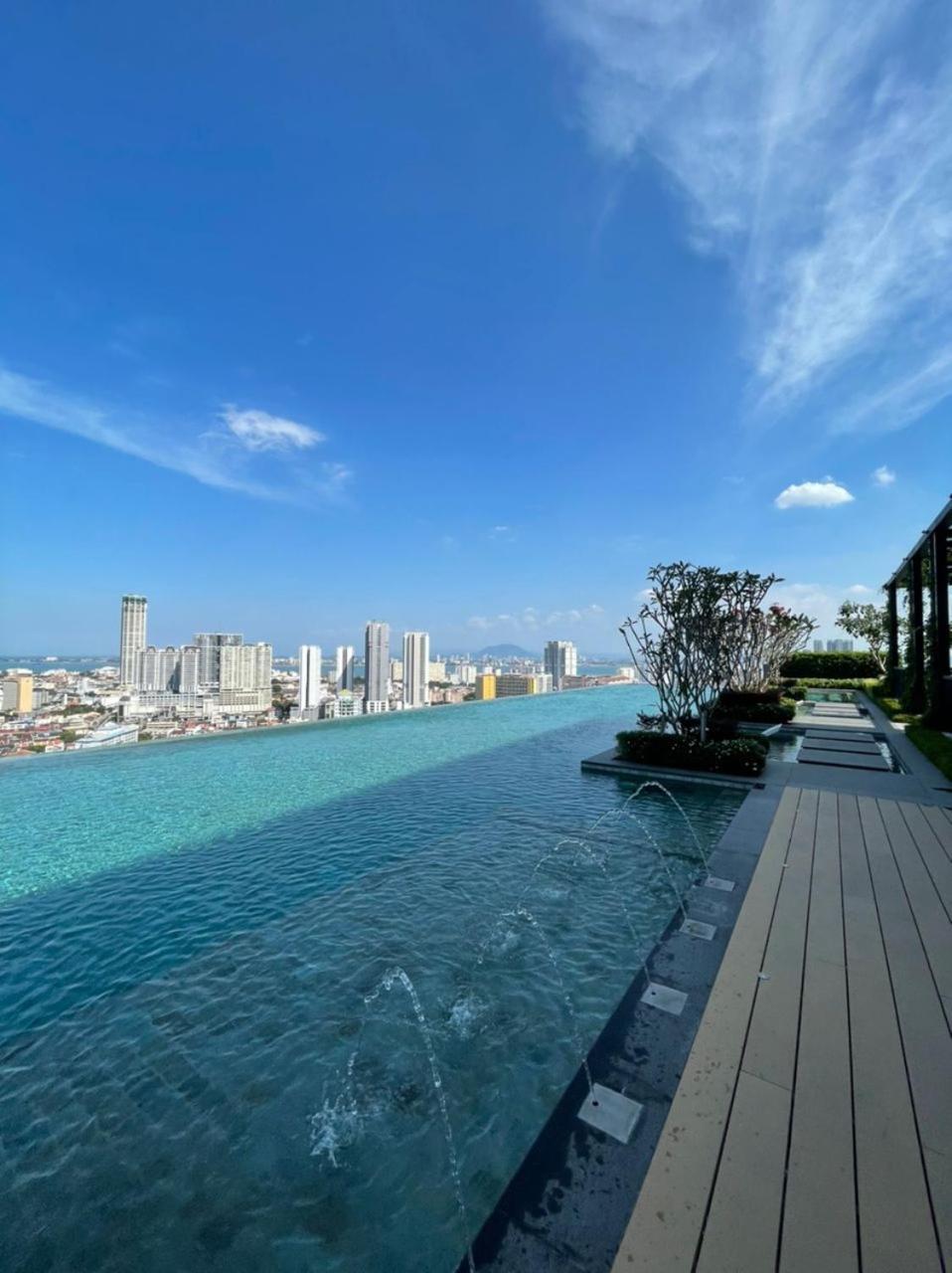 Beacon Executive Suite At Georgetown For 10Pax And 2 Bed Room Dış mekan fotoğraf